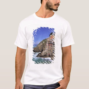 Europa, Italië, Riomaggiore. Riomaggiore is gebouw T-shirt