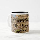 Europa, Italië, Rome. Het Colosseum (ook bekend al Tweekleurige Koffiemok (Voorkant links)