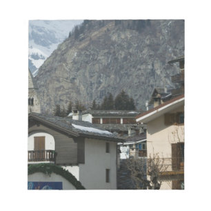 Europa, Italië, Valle d'Aosta, COURMAYEUR: Stad Notitieblok