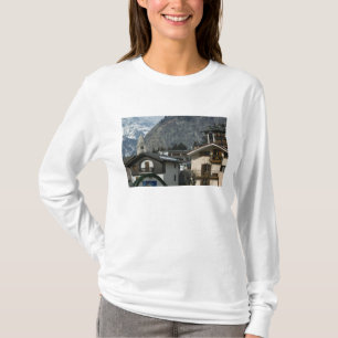 Europa, Italië, Valle d'Aosta, COURMAYEUR: Stad T-shirt