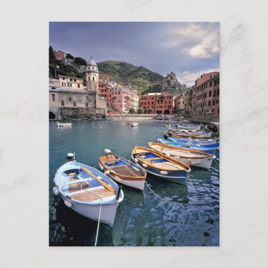 Europa, Italië, Vernazza. Brightly painted boats Briefkaart (Voorkant)
