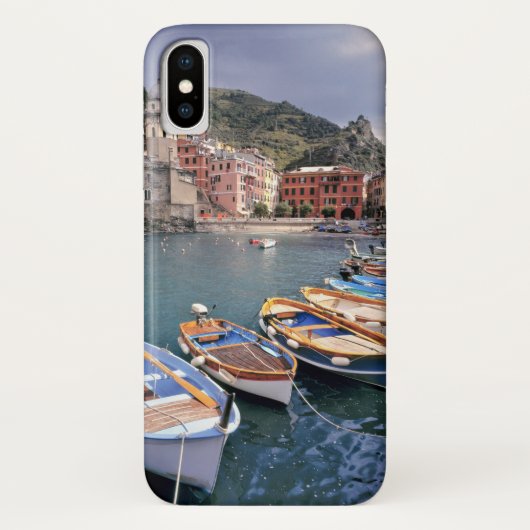 Europa, Italië, Vernazza. Heldergeverfde boten Case-Mate iPhone Case (Achterkant)