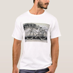 Europa, Nederland, Amsterdam. A T-shirt