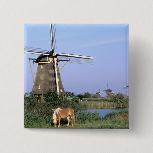 Europa, Nederland, Zuid Holland, Kinderdijk. 2 Vierkante Button 5,1 Cm