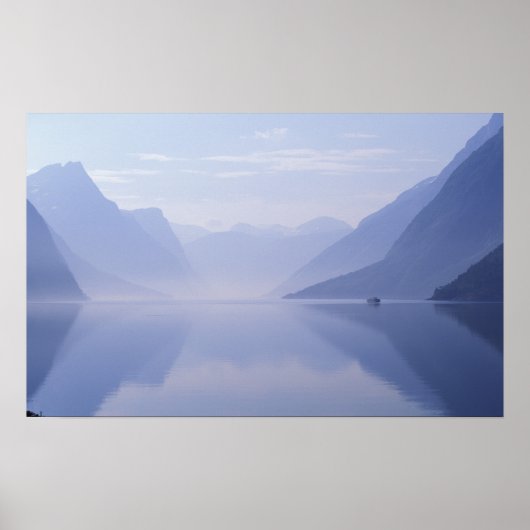 Europa, Noorwegen. Verticale muren weergegeven in Poster (Voorkant)