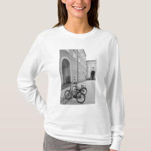 Europa, Oostenrijk, Salzburg. Fietsen in de T-shirt