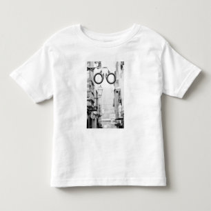 Europa, Spanje, Mallorca. Eyeglass shop-teken; Kinder Shirts