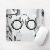 Europa, Spanje, Mallorca. Eyeglass shop-teken; Muismat (Met muis)