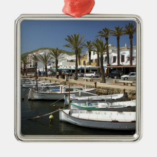 Europa, Spanje, Minorca (ook bekend als Menorca).  Metalen Ornament