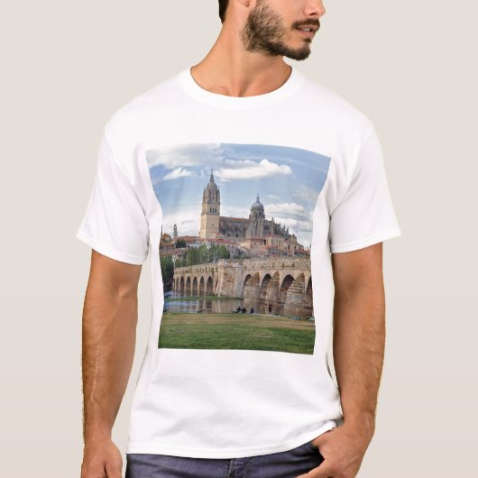 Europa, Spanje, Salamanca. De Romeinse brug over T-shirt (Voorkant)