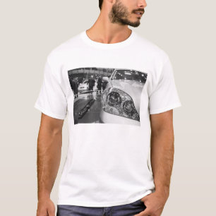Europa, Zwitserland, Genève. Genève Motor Show;  T-shirt