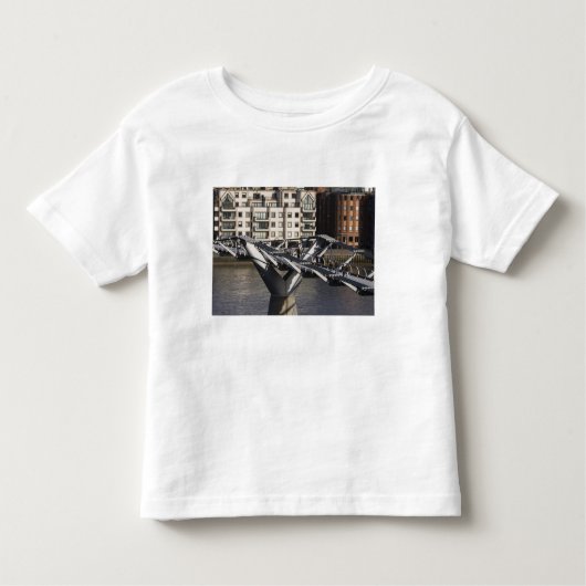 Europe, ENGLAND, Londen: Uitzicht van het millenni Kinder Shirts (Voorkant)