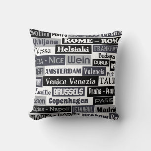 Europese reiziger gooit kussen