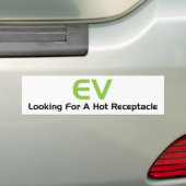 EV die op zoek is naar een hete recipiënt Bumpersticker (Op auto)