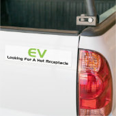 EV die op zoek is naar een hete recipiënt Bumpersticker (Op Truck)