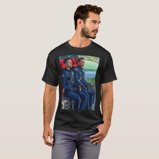 Evan Buckley and Eddie Diaz, 911 Classic T-Shirt (Voorkant volledig)