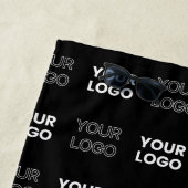 Eventuele twee logo's of Afbeeldingen herhalingspa Strandlaken (In situ)