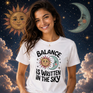 Evenwicht Is Geschreven In De Hemel Hemelzon Maan T-shirt
