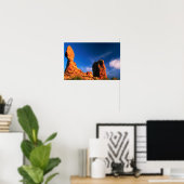 Evenwichtige Rots bij Zonsondergang Poster (Thuiskantoor)