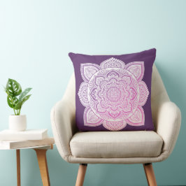 Everbloom Mandala Throw Pillow Kussen