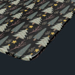 Evergreen Christmas Tree Pattern Gezellige Winter  Snijplank<br><div class="desc">Vermaak in stijl de hele winter lang met deze gezellige snijplank met patronen. Het heeft groenblijvende bomen geassorteerd in groen op een zwarte achtergrond,  met gele sterren en takken verspreid over het hele land. Een geweldige,  stijlvolle manier om Kerstmis en de hele winter te vieren. /cao/c</div>