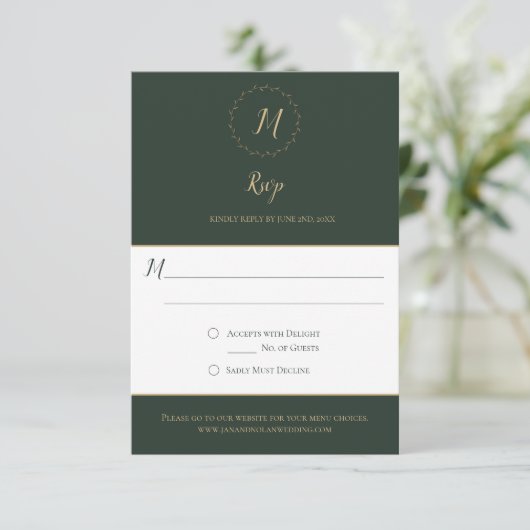 Evergreen en Gold Monogram Verticale RSVP-kaarten RSVP Kaartje (Staand voorkant)