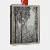 Evergreen forest in de winter metalen ornament (Rechts)