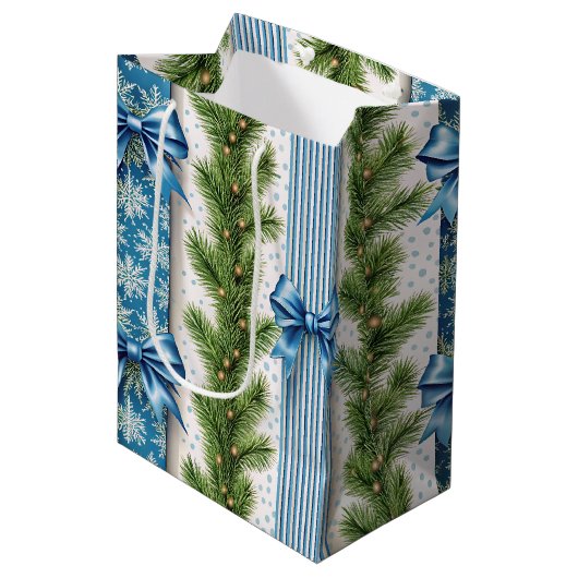 EVERGREEN GARLAND BLUE HOLIDAYS BOWS & STRIPES MEDIUM CADEAUZAKJE (Voorkant Gekanteld)