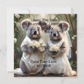 Evergreen Vows: Een Koala-bruiloft in het wit Kaart (Voorkant)