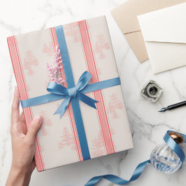 Evergreens en Flour Sack Stripe op Coral Pink Cadeaupapier