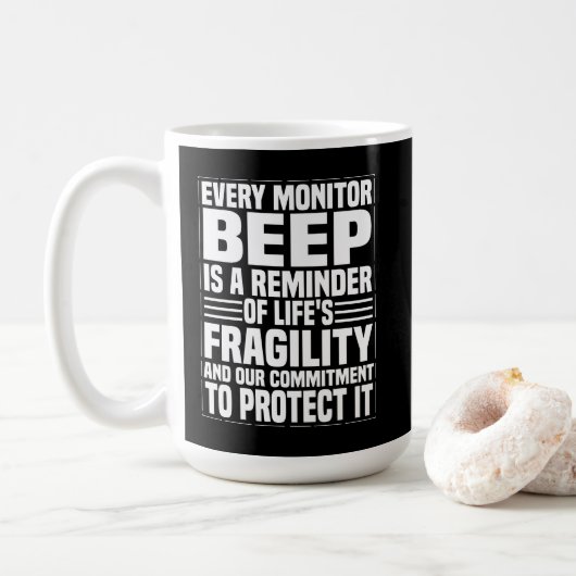  Every Beep Matters – Alert & Devoted Koffiemok (Met donut)
