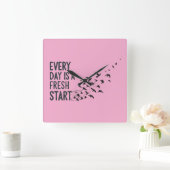Every Day Is A Fresh Start Wall Clock Vierkante Klok (Huis)