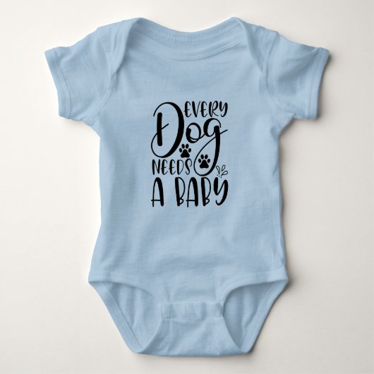 Every Dog Needs A Baby Pregnancy Announcement Romper (Voorkant)