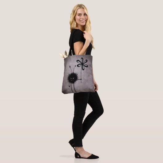 Evil Flower Bug - Schattige Gotisch Wezen Tote Bag (Op model)