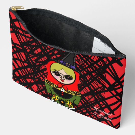 Evil Nesting Doll Etui (Open)
