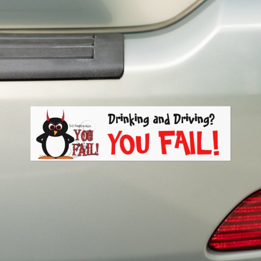 Evil Penguin Drink & rijdt Bumpersticker (Op auto)