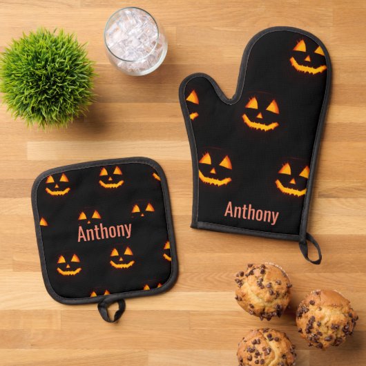 Evil Pumpkin Patroon - Naam Oven Mitt & Pot Hol Ovenwant & Pannenlap Set (Top down)