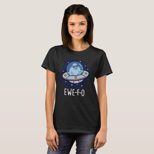 Ewe-F-O Funny UFO Pun Dark BG T-shirt (Voorkant volledig)