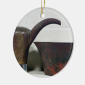 Ewer en bekken (koper) keramisch ornament (Links)