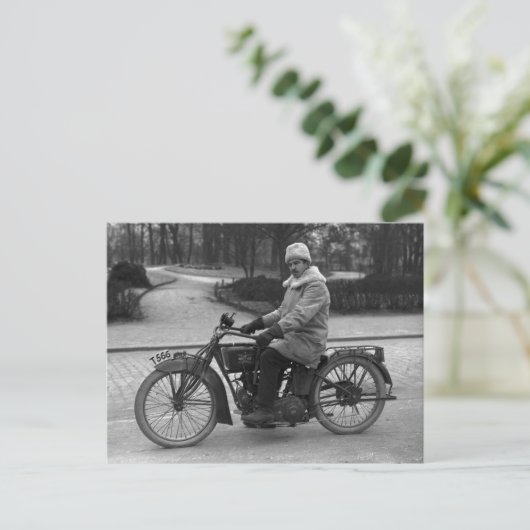 Excelsior motorfiets met twee cilinders  foto briefkaart (Staand voorkant)