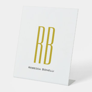 Exclusieve unieke gouden kleur monogram moderne na reclamebord met voetstuk