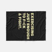 Exercising Just-enough To Fck &amp; Fight Funny (o Fleece Deken (Voorkant (Horizontaal))