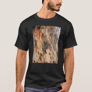 Exfoliërende schilfers van eucalyptusboom schors F T-shirt