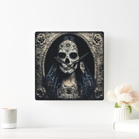 EXISTENTIAL LITE  Femme Schedel Portret 4b Vierkante Klok (Huis)