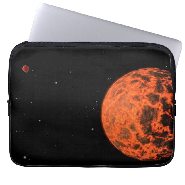 Exoplaneet UCF-1.01 draait om een ster genaamd GJ  Laptop Sleeve (Voorkant)