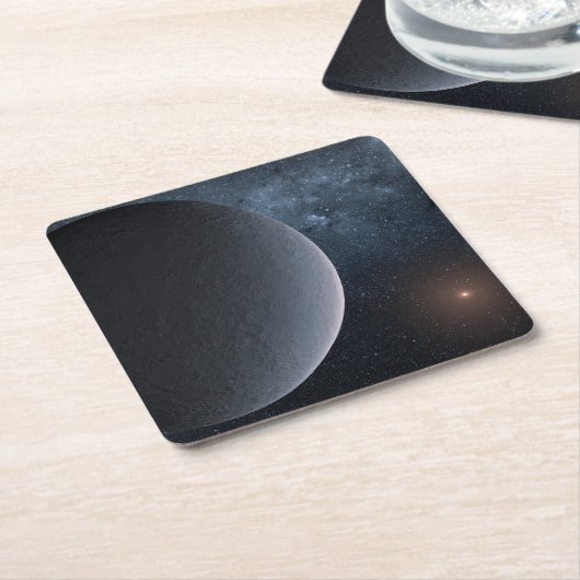 Exoplanet OGLE-2016-BLG-1195lb draait om een klein Kartonnen Onderzetters (Schuin)