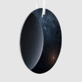 Exoplanet OGLE-2016-BLG-1195lb draait om een klein Ornament (voorkant)