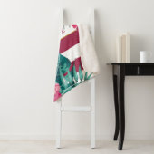 Exotic Flowers Monogram gestript Burgundy Sherpa Deken (In situ)