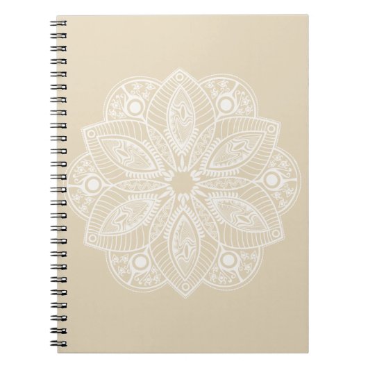 Exotisch wit Mandala op beige achtergrond Notitieboek (Voorkant)