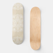 Exotisch wit Mandala op beige achtergrond Persoonlijk Skateboard (Voorkant)